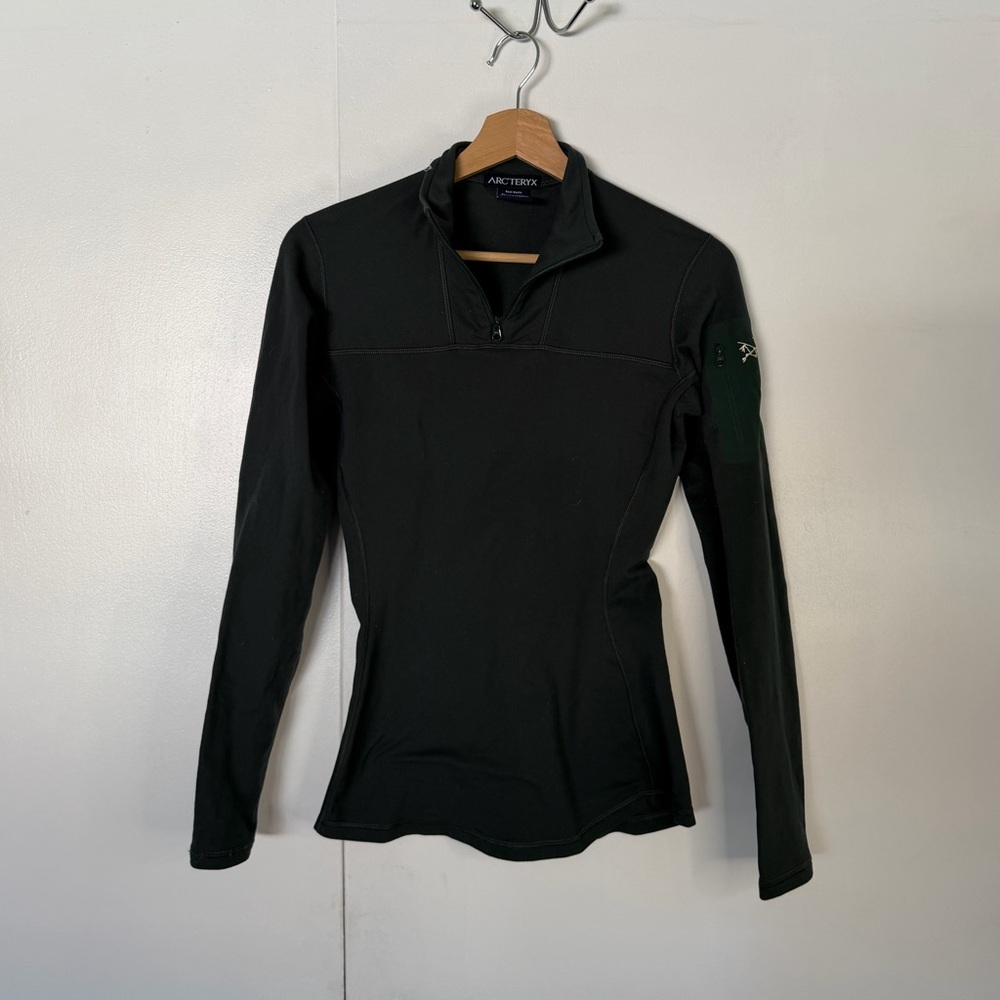 Green arcteryx base layer